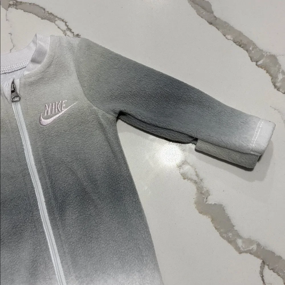 Nike Baby Newborn One Piece Soft Fleece Footie Sleeper in Gray White Green Ombre